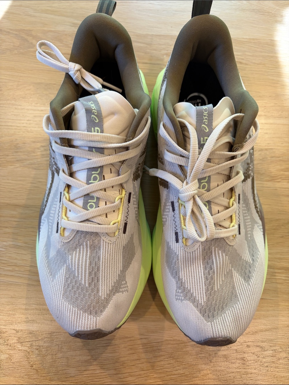 ASICS novoblast 5 runnning sneaker women size 11 new unworn
